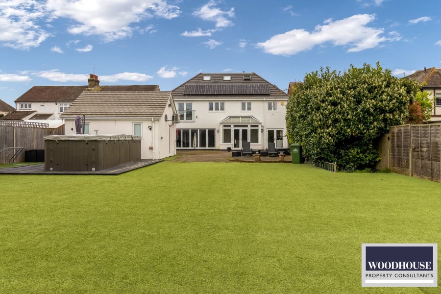 Images for Cheshunt, Waltham Cross, Hertfordshire EAID:3131305421 BID:11055924