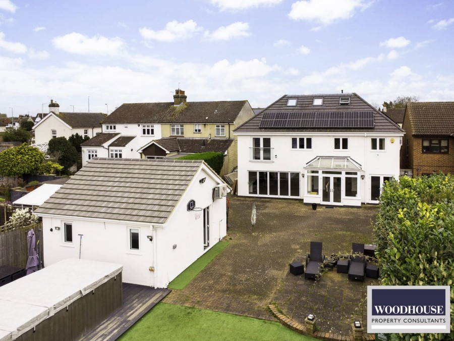 Images for Cheshunt, Waltham Cross, Hertfordshire EAID:3131305421 BID:11055924
