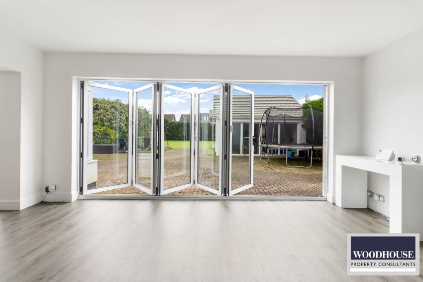 Images for Cheshunt, Waltham Cross, Hertfordshire EAID:3131305421 BID:11055924