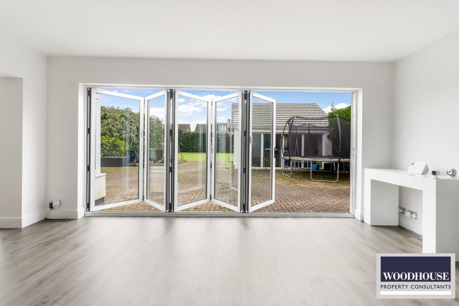 Images for Cheshunt, Waltham Cross, Hertfordshire EAID:3131305421 BID:11055924