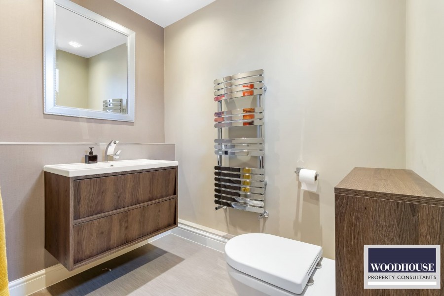 Images for Cheshunt, Waltham Cross, Hertfordshire EAID:3131305421 BID:11055924