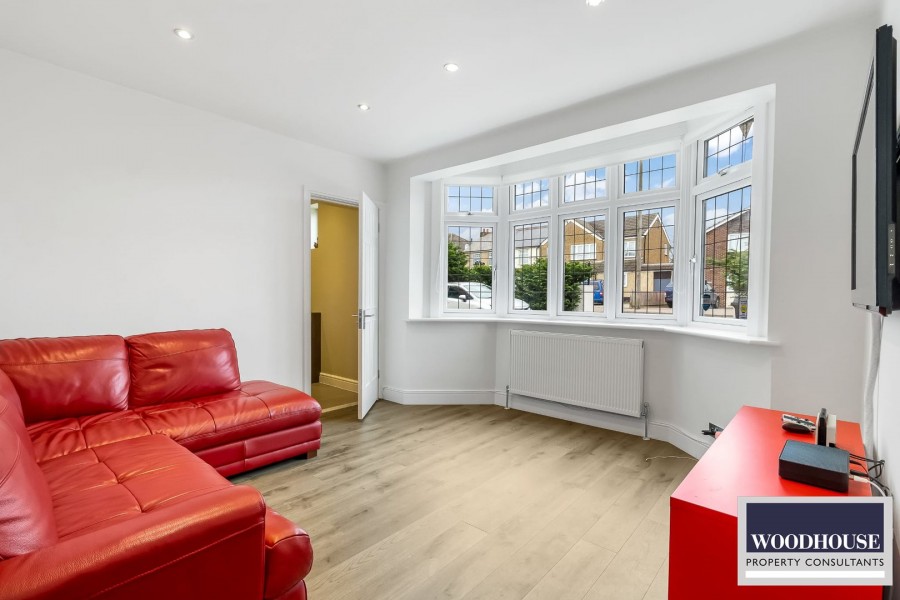 Images for Cheshunt, Waltham Cross, Hertfordshire EAID:3131305421 BID:11055924