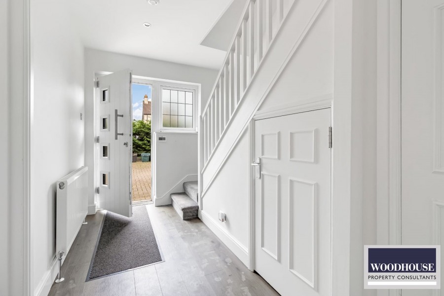 Images for Cheshunt, Waltham Cross, Hertfordshire EAID:3131305421 BID:11055924