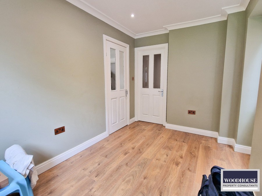 Images for Cheshunt, Waltham Cross, Hertfordshire EAID:3131305421 BID:11055924