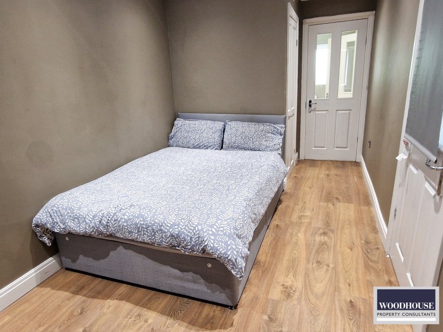 Images for Cheshunt, Waltham Cross, Hertfordshire EAID:3131305421 BID:11055924