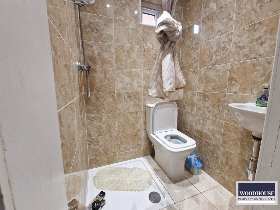 Images for Cheshunt, Waltham Cross, Hertfordshire EAID:3131305421 BID:11055924