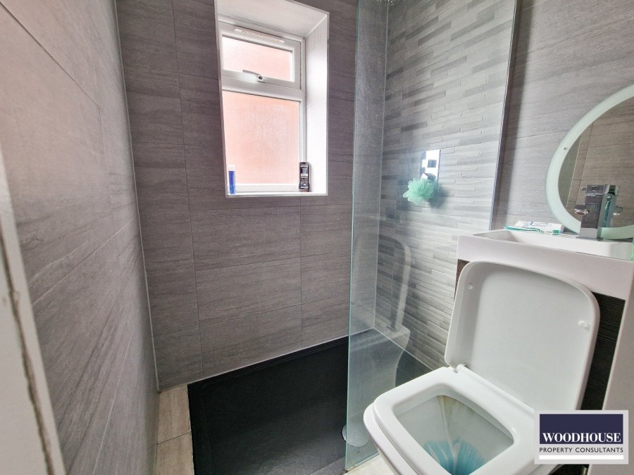 Images for Cheshunt, Waltham Cross, Hertfordshire EAID:3131305421 BID:11055924