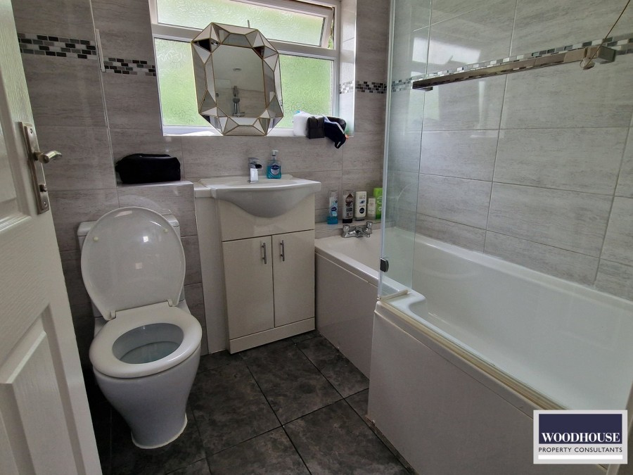 Images for Cheshunt, Waltham Cross, Hertfordshire EAID:3131305421 BID:11055924