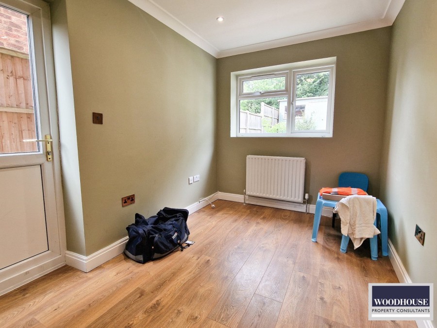 Images for Cheshunt, Waltham Cross, Hertfordshire EAID:3131305421 BID:11055924