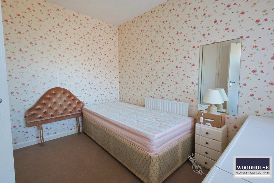 Images for Cheshunt, Waltham Cross, Hertfordshire EAID:3131305421 BID:11055924