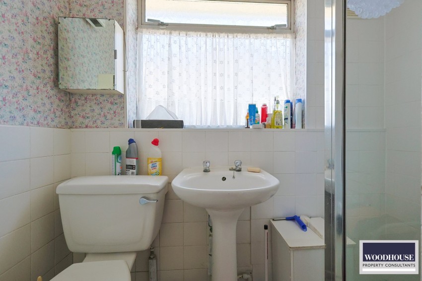 Images for Cheshunt, Waltham Cross, Hertfordshire EAID:3131305421 BID:11055924