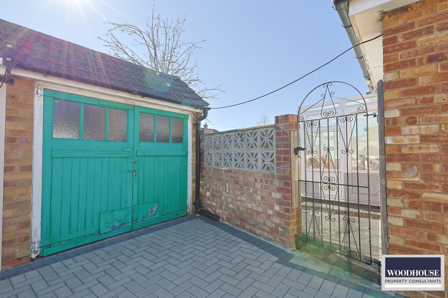 Images for Cheshunt, Waltham Cross, Hertfordshire EAID:3131305421 BID:11055924