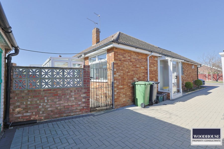 Images for Cheshunt, Waltham Cross, Hertfordshire EAID:3131305421 BID:11055924