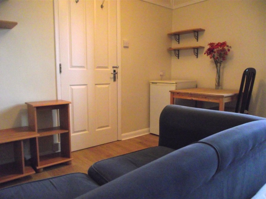 Images for High Street, Waltham Cross, Hertfordshire EAID:3131305421 BID:11055924