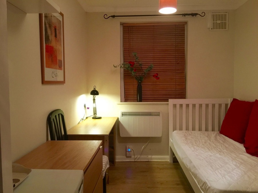 Images for High Street, Waltham Cross, Hertfordshire EAID:3131305421 BID:11055924