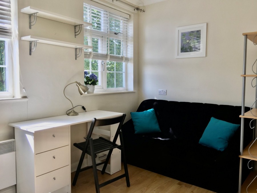 Images for High Street, Waltham Cross, Hertfordshire EAID:3131305421 BID:11055924