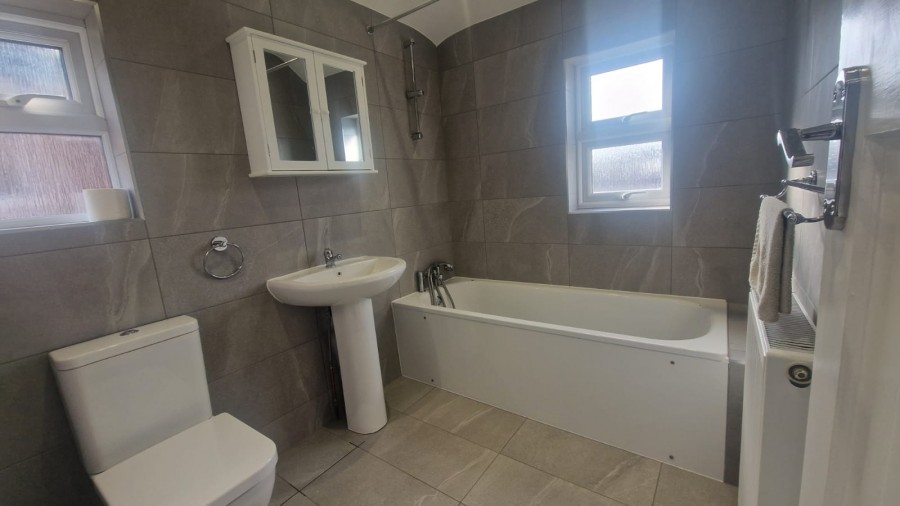 Images for Abbey Road, Waltham Cross, Hertfordshire EAID:3131305421 BID:11055924