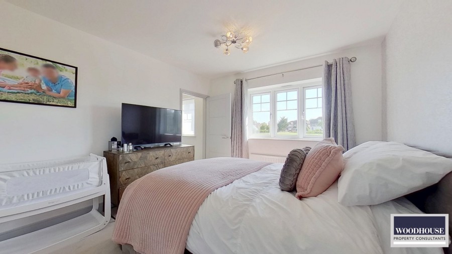 Images for Goffs Oak, Waltham Cross, Hertfordshire EAID:3131305421 BID:11055924