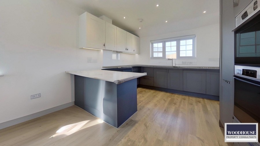 Images for Goffs Oak, Waltham Cross, Hertfordshire EAID:3131305421 BID:11055924