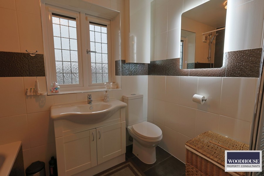 Images for Bury Green Road, Cheshunt, Hertfordshire EAID:3131305421 BID:11055924