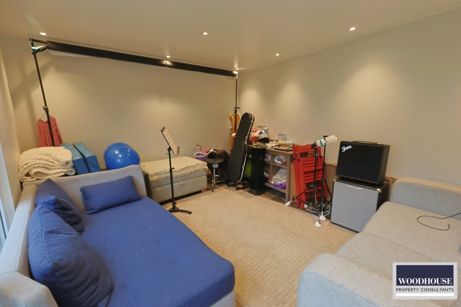 Images for Bury Green Road, Cheshunt, Hertfordshire EAID:3131305421 BID:11055924