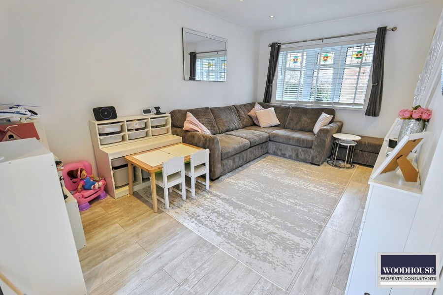 Images for Cheshunt, Waltham Cross, Hertfordshire EAID:3131305421 BID:11055924