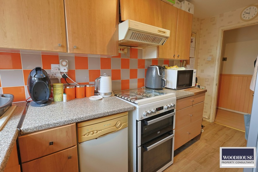 Images for Cheshunt, Waltham Cross, Hertfordshire EAID:3131305421 BID:11055924