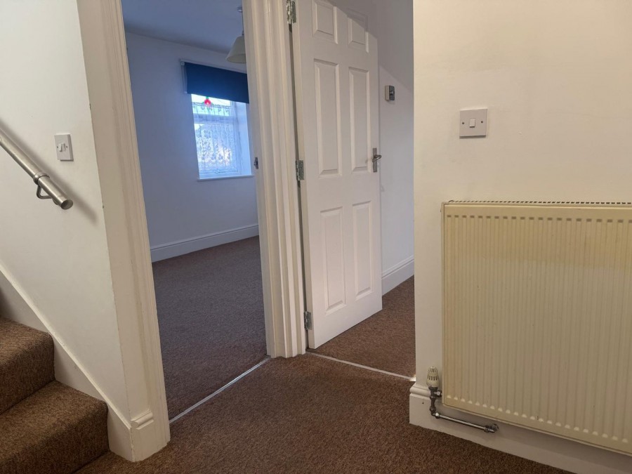 Images for Sterling Avenue, WALTHAM CROSS, Hertfordshire EAID:3131305421 BID:11055924