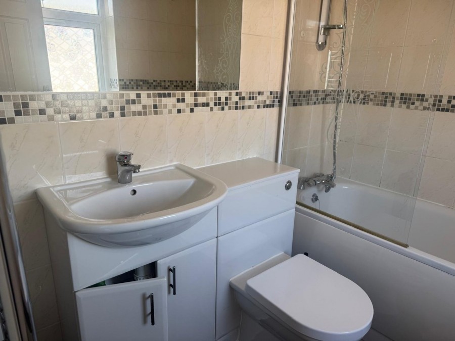 Images for Sterling Avenue, WALTHAM CROSS, Hertfordshire EAID:3131305421 BID:11055924