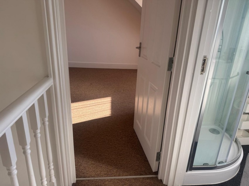 Images for Sterling Avenue, WALTHAM CROSS, Hertfordshire EAID:3131305421 BID:11055924