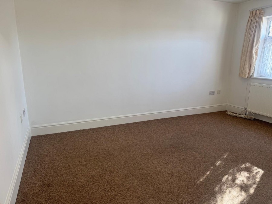 Images for Sterling Avenue, WALTHAM CROSS, Hertfordshire EAID:3131305421 BID:11055924