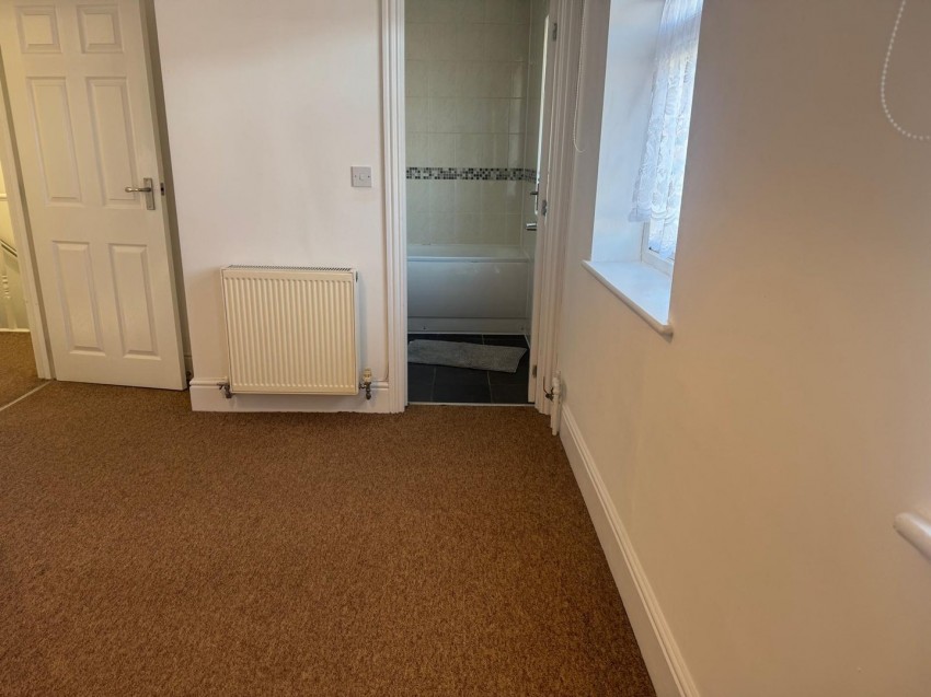 Images for Sterling Avenue, WALTHAM CROSS, Hertfordshire EAID:3131305421 BID:11055924