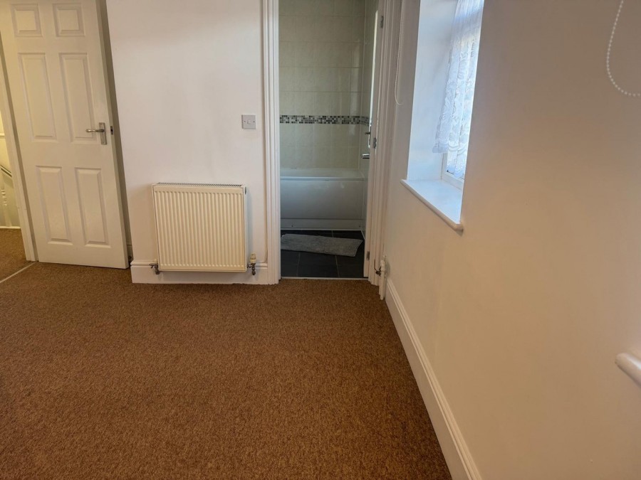 Images for Sterling Avenue, WALTHAM CROSS, Hertfordshire EAID:3131305421 BID:11055924