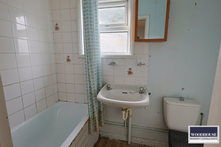 Images for Longfield Lane, Cheshunt, Hertfordshire EAID:3131305421 BID:11055924