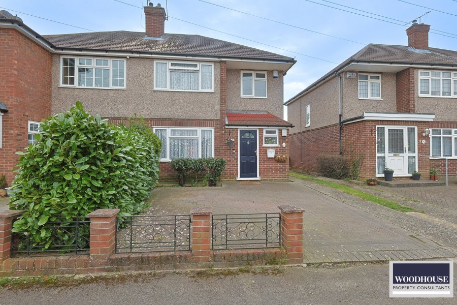 Images for Penton Drive, Cheshunt, Hertfordshire EAID:3131305421 BID:11055924