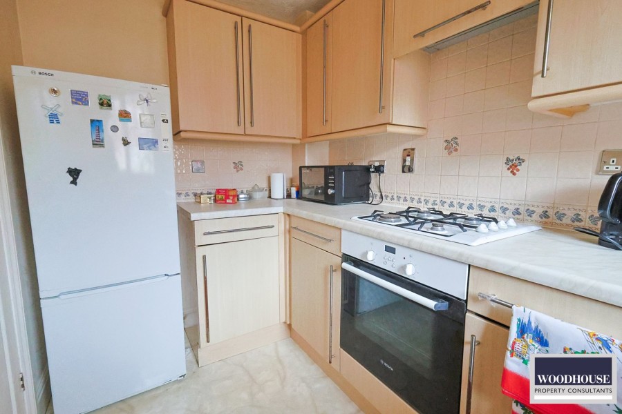 Images for Cheshunt, Waltham Cross, Hertfordshire EAID:3131305421 BID:11055924