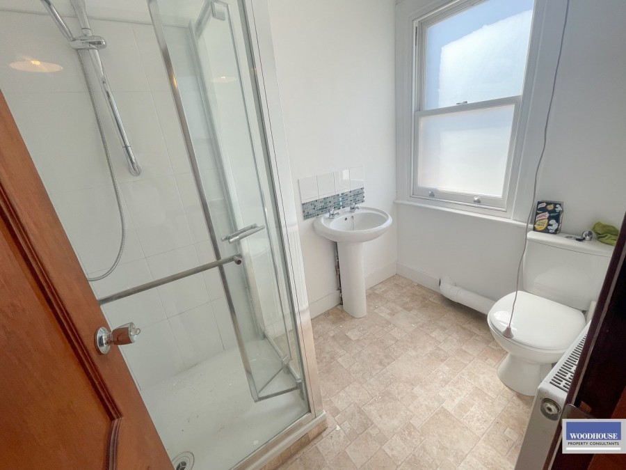 Images for York Road, Waltham Cross, Hertfordshire EAID:3131305421 BID:11055924