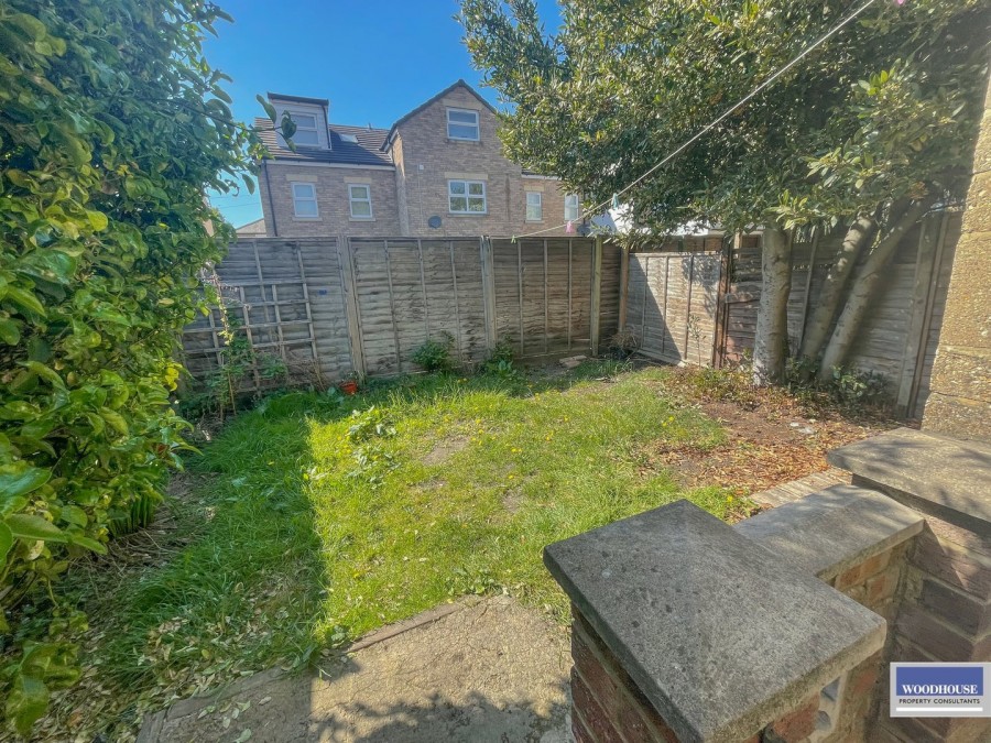 Images for York Road, Waltham Cross, Hertfordshire EAID:3131305421 BID:11055924