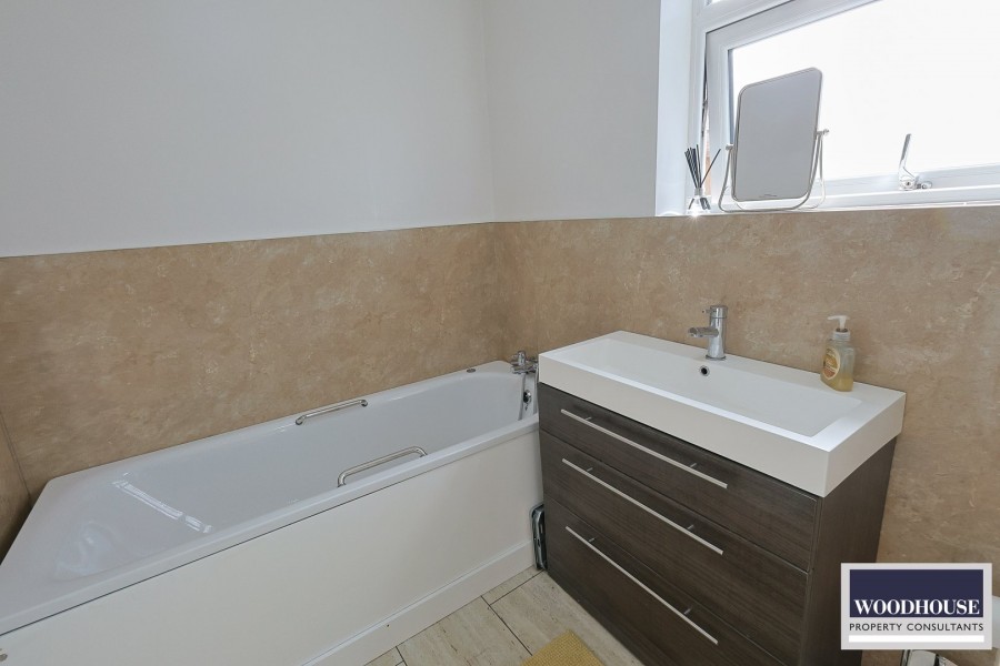 Images for Great Cambridge Road, Cheshunt, Hertfordshire EAID:3131305421 BID:11055924