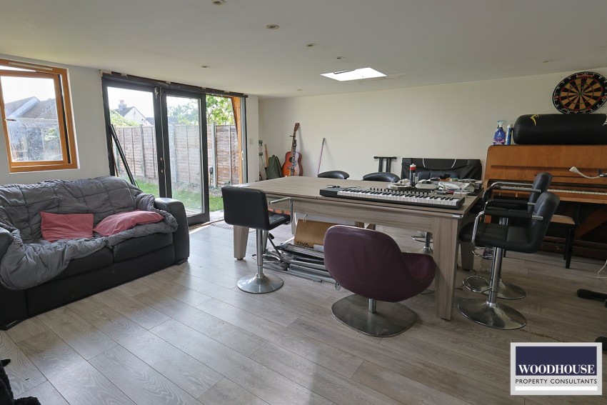 Images for Great Cambridge Road, Cheshunt, Hertfordshire EAID:3131305421 BID:11055924