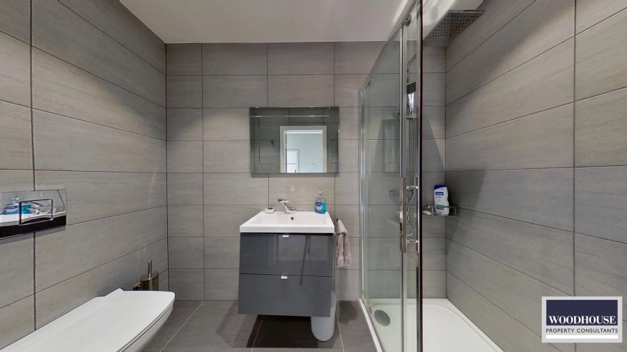 Images for Cheshunt, Waltham Cross, Hertfordshire EAID:3131305421 BID:11055924