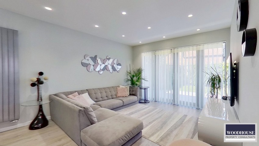 Images for Cheshunt, Waltham Cross, Hertfordshire EAID:3131305421 BID:11055924