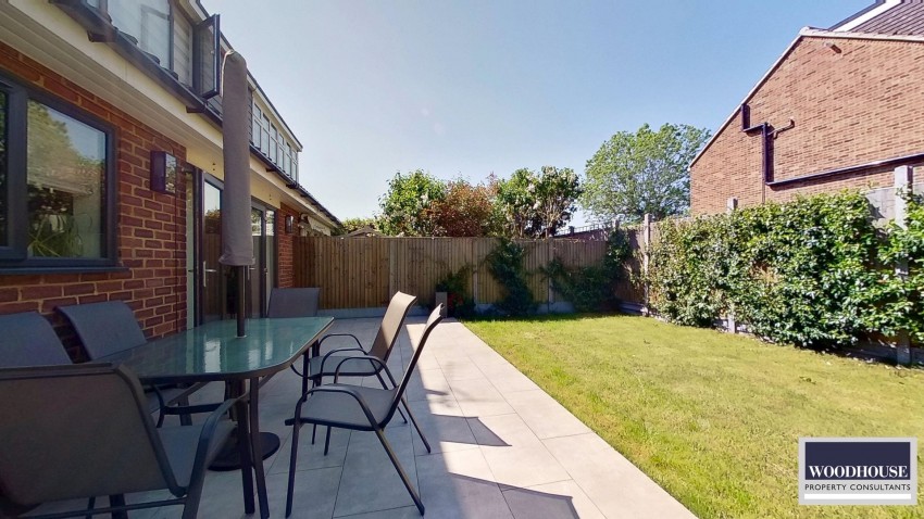 Images for Cheshunt, Waltham Cross, Hertfordshire EAID:3131305421 BID:11055924