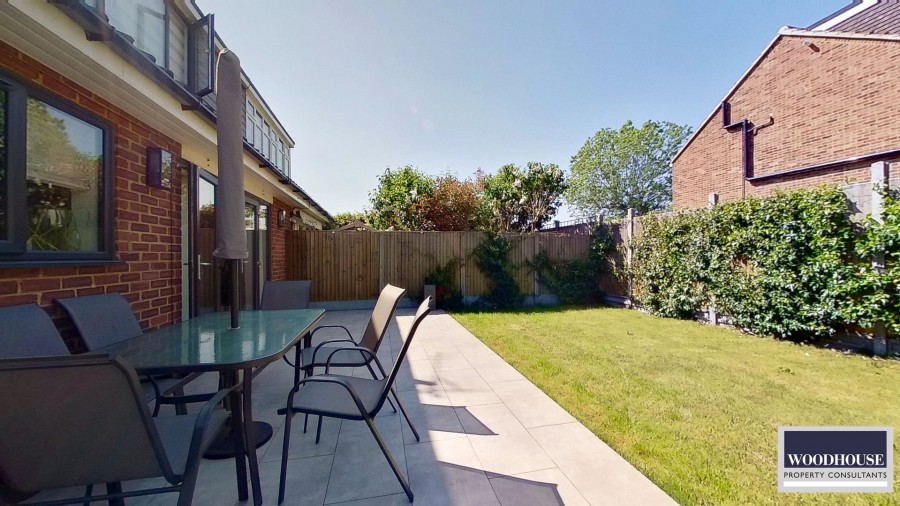Images for Cheshunt, Waltham Cross, Hertfordshire EAID:3131305421 BID:11055924