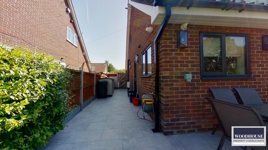 Images for Cheshunt, Waltham Cross, Hertfordshire EAID:3131305421 BID:11055924