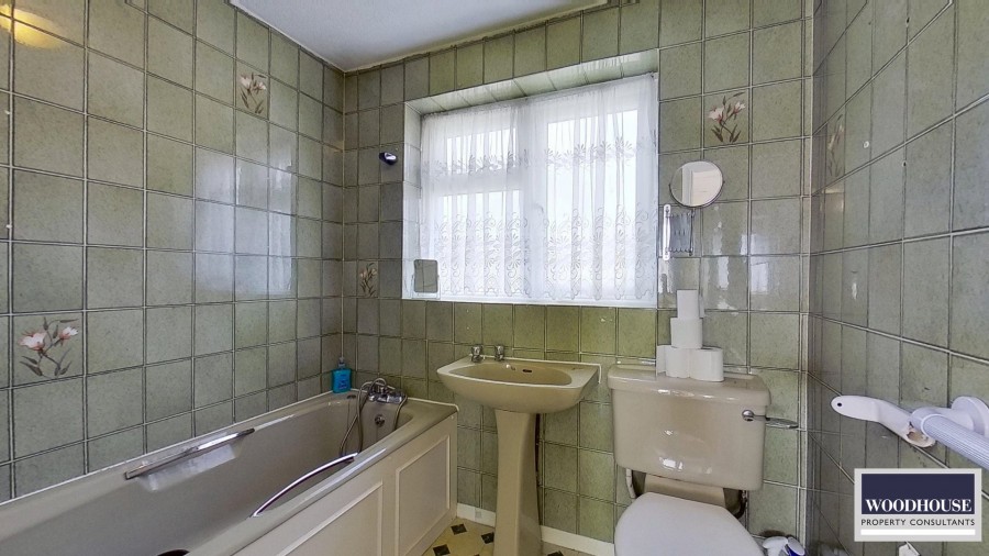 Images for Warwick Drive, Cheshunt, Hertfordshire EAID:3131305421 BID:11055924