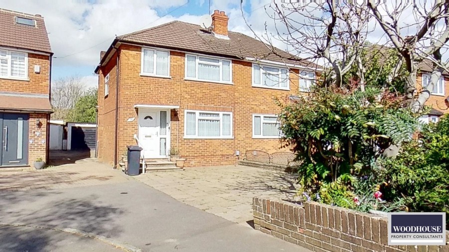Images for Warwick Drive, Cheshunt, Hertfordshire EAID:3131305421 BID:11055924