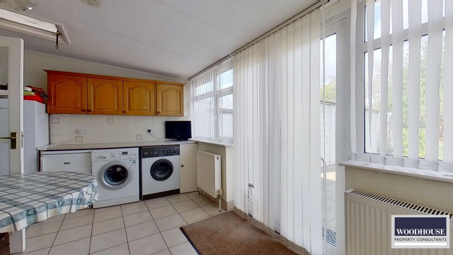 Images for Warwick Drive, Cheshunt, Hertfordshire EAID:3131305421 BID:11055924