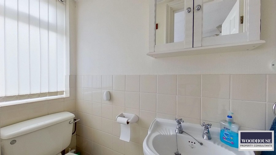 Images for Warwick Drive, Cheshunt, Hertfordshire EAID:3131305421 BID:11055924