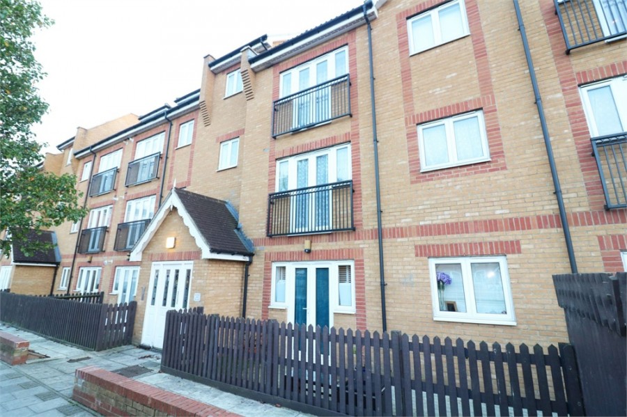 Images for Foundry Gate, Waltham Cross, Hertfordshire EAID:3131305421 BID:11055924